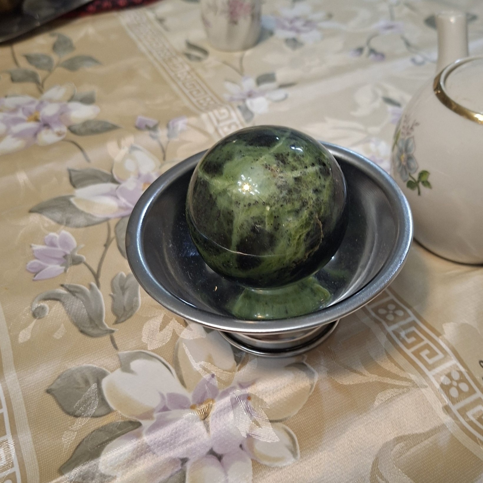 گوی سنگی تزئینی سبز - تصویر مرجع